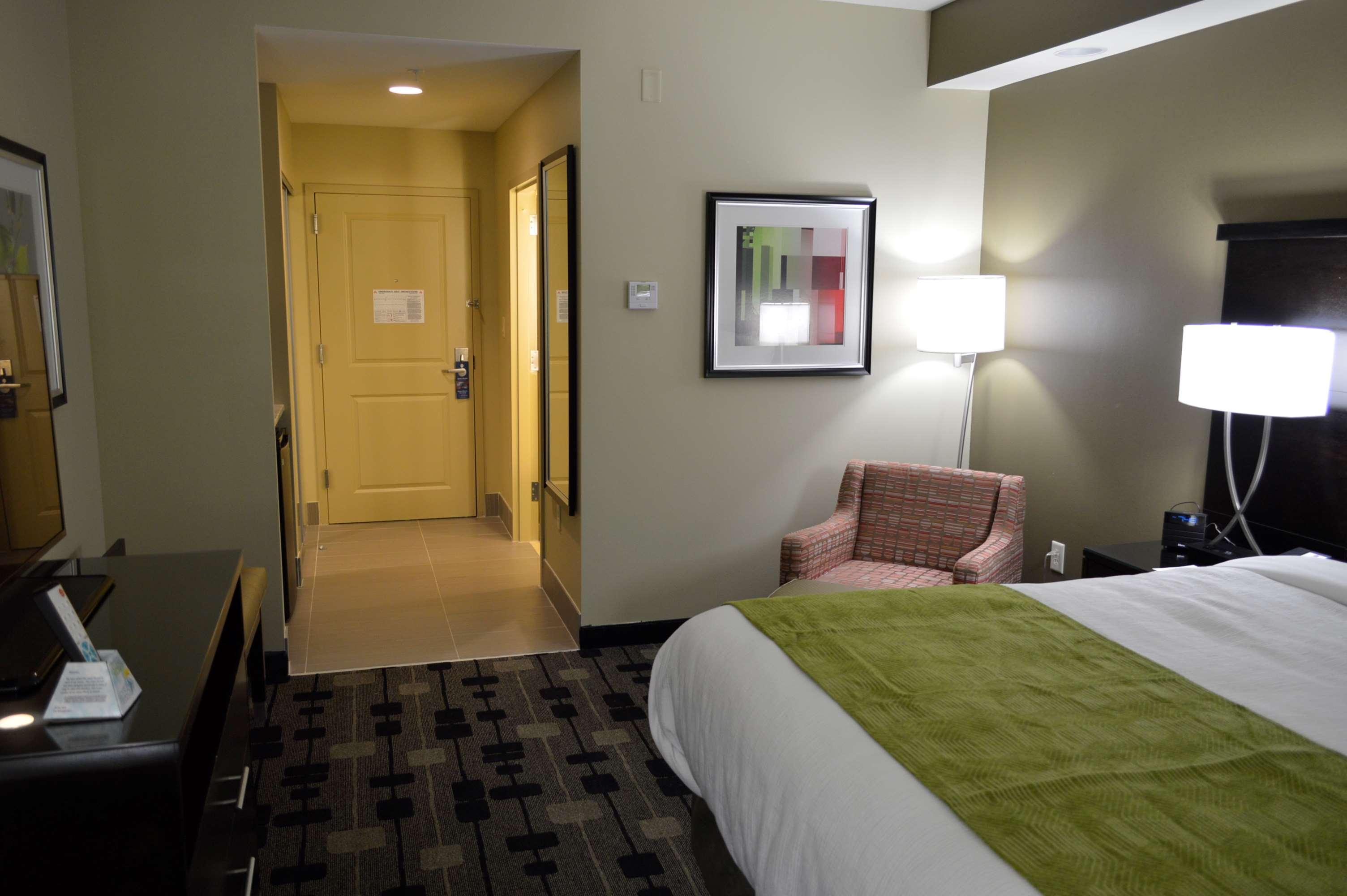 Best Western Plus University Inn Hattiesburg Exterior photo