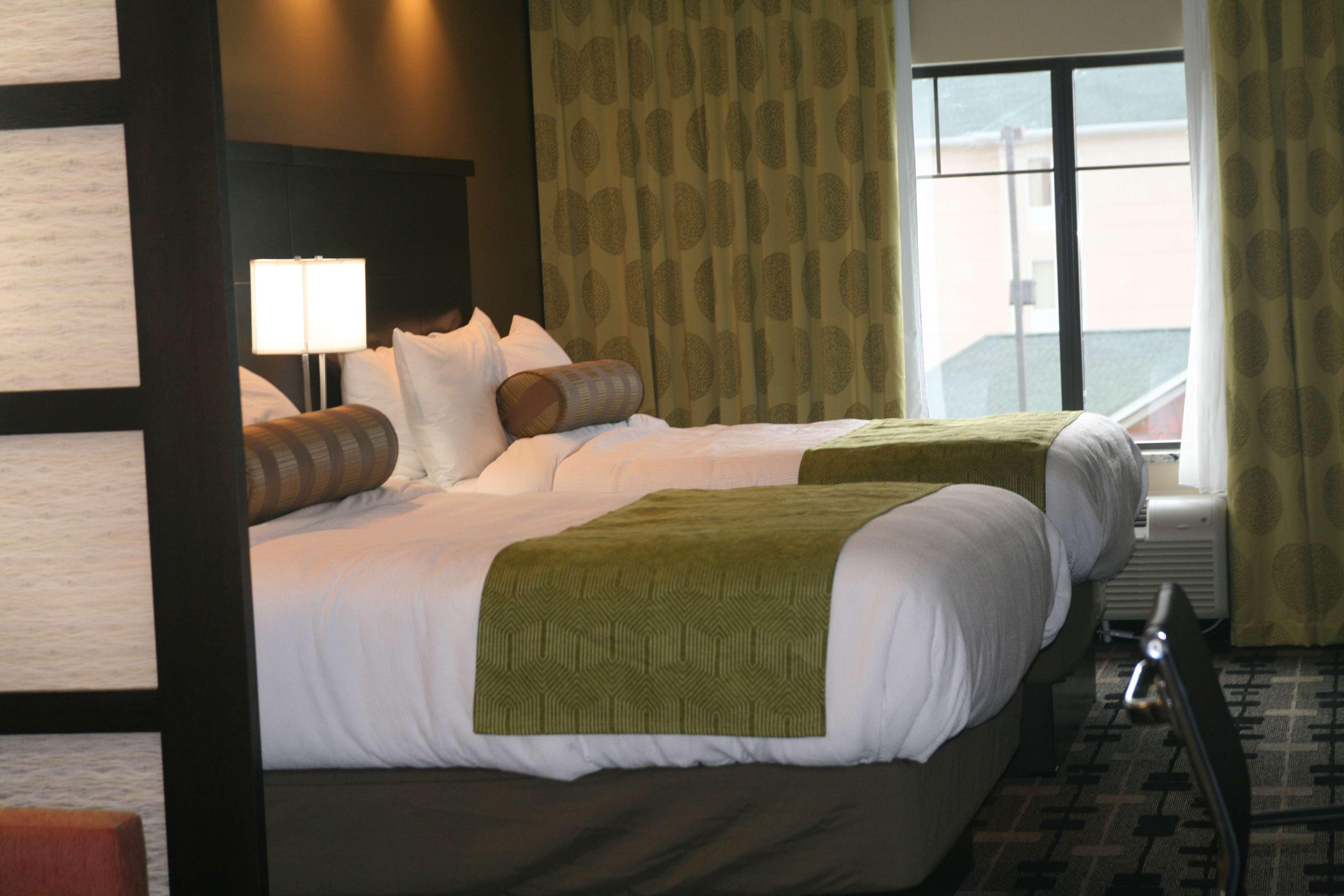 Best Western Plus University Inn Hattiesburg Exterior photo